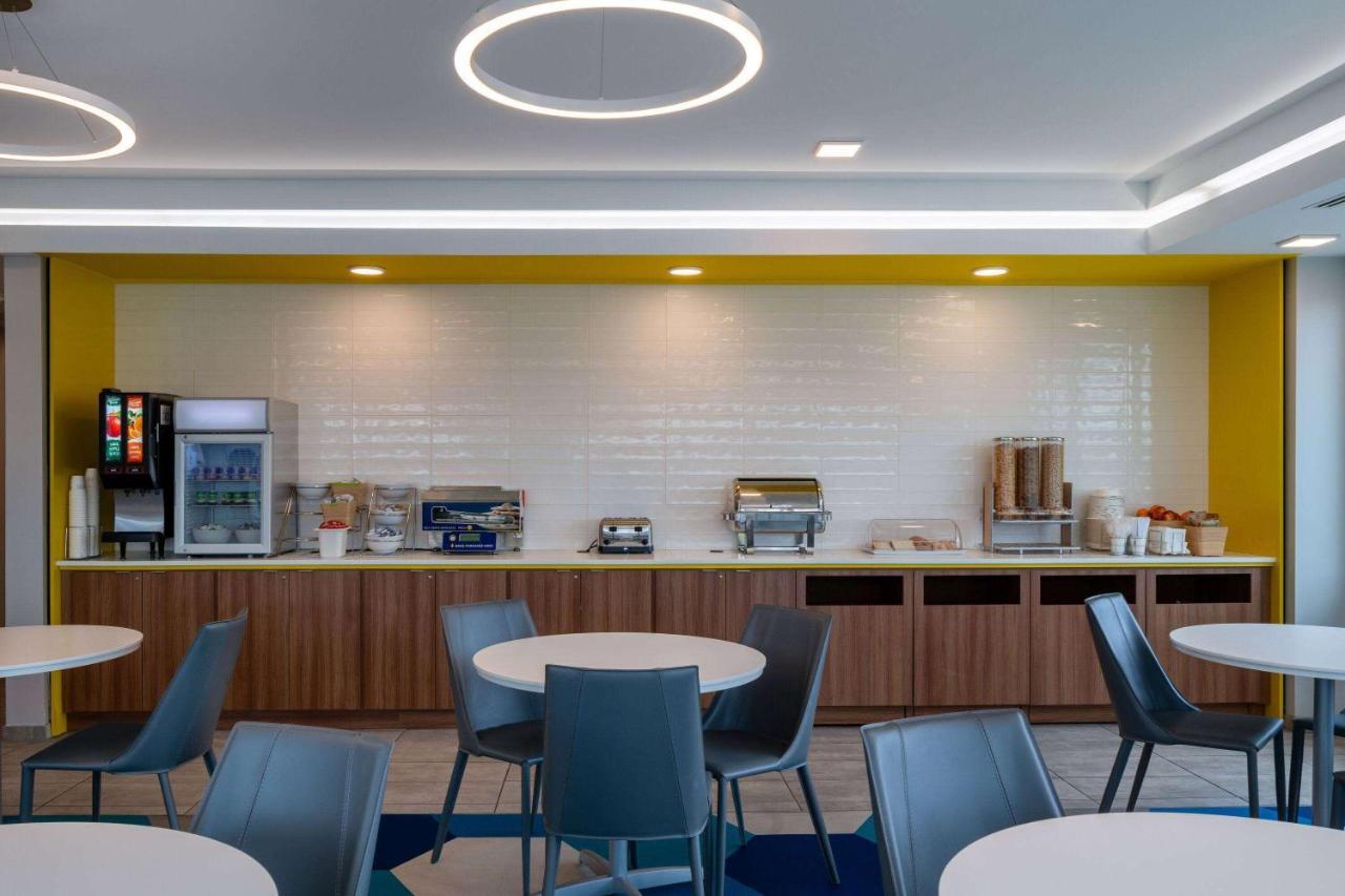 Microtel Inn & Suites By Wyndham Winchester Exteriör bild